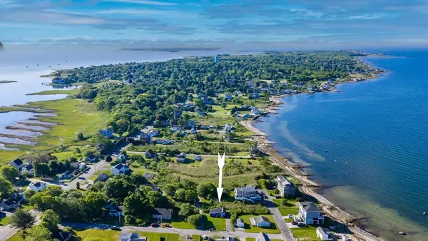 3 Rockland St, Fairhaven, MA 02719