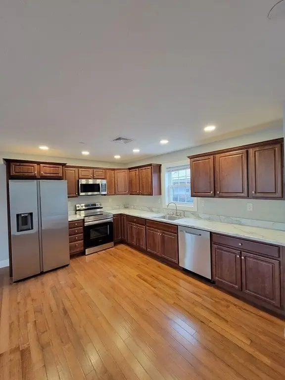 944 Warren Ave #2 F, Brockton, MA 02301 - #3