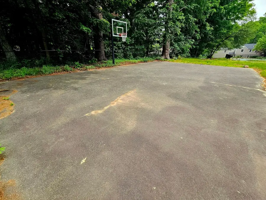 27 Lee Street, East Longmeadow, MA 01028 - #3
