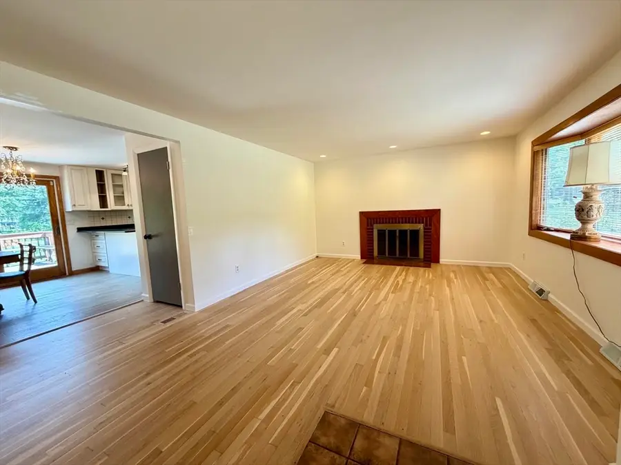 142 Yarmouth St, Longmeadow, MA 01106 - #2