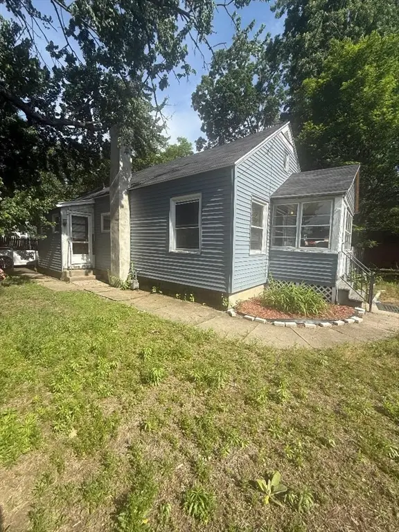 1481 Carew St, Springfield, MA 01104 - #2