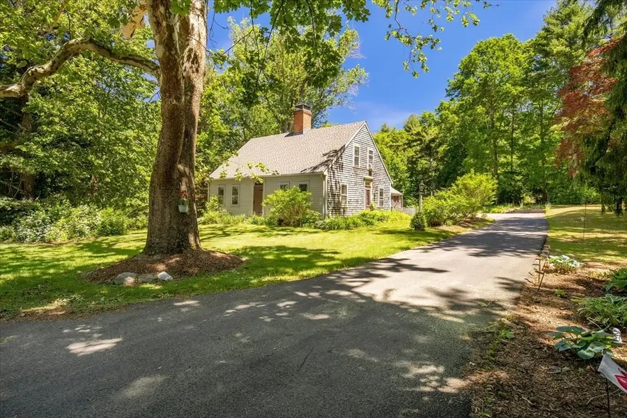15 Carver St, Halifax, MA 02338 - #2