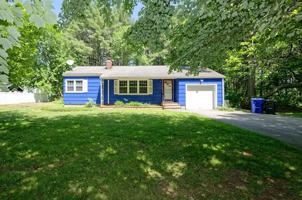 114 Plain St, Hopedale, MA 01747