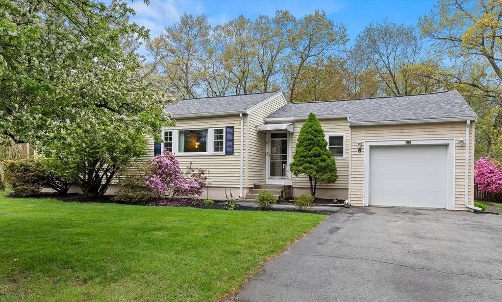 111 Locke Rd, Chelmsford, MA 01824 - #1