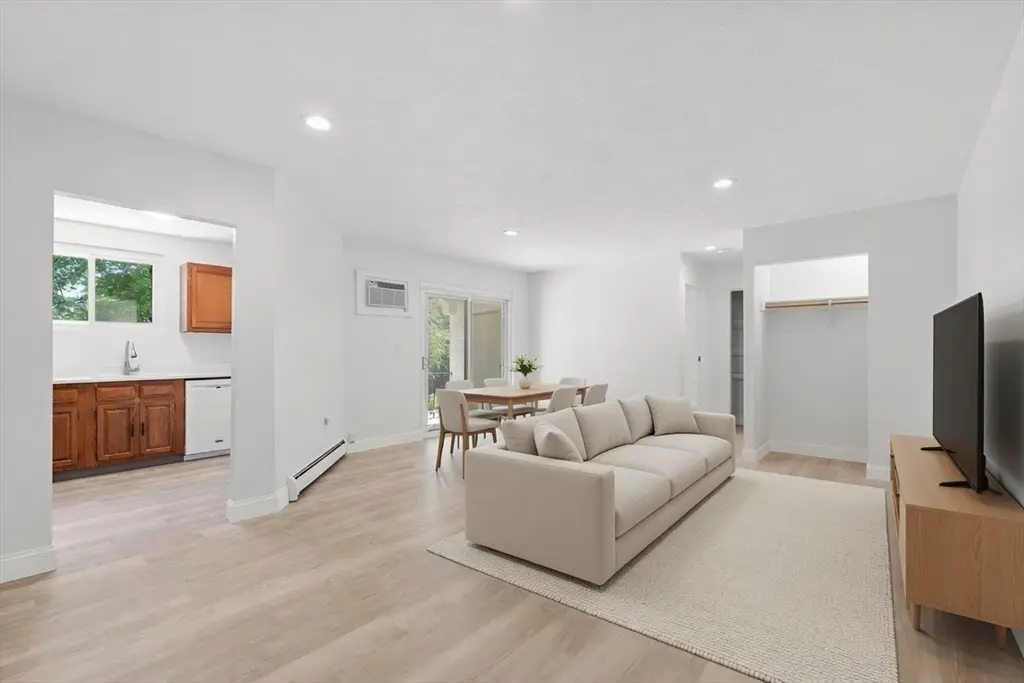 410 Fellsview Terrace #415, Stoneham, MA 02180 - #1