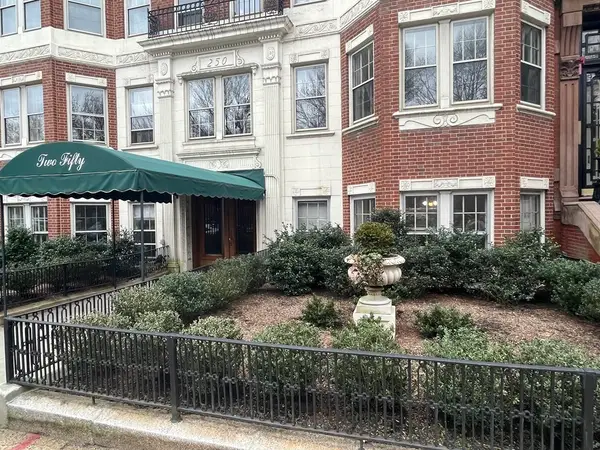 250 Commonwealth Ave #22, Boston, MA 02116