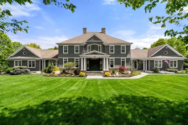 1722 Monument St, Concord, MA 01742