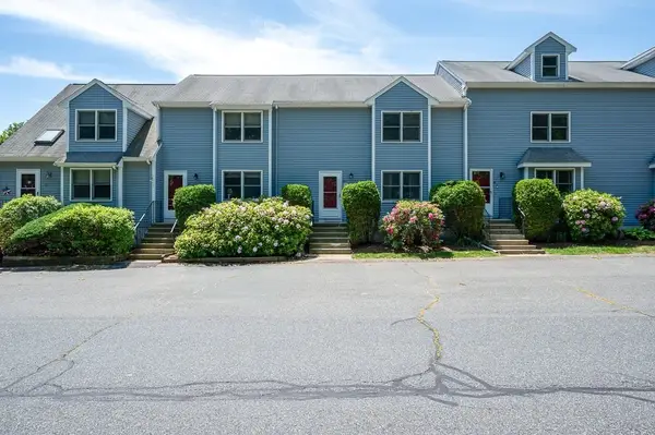 15 Pinecrest Vlg #15, Hopkinton, MA 01748