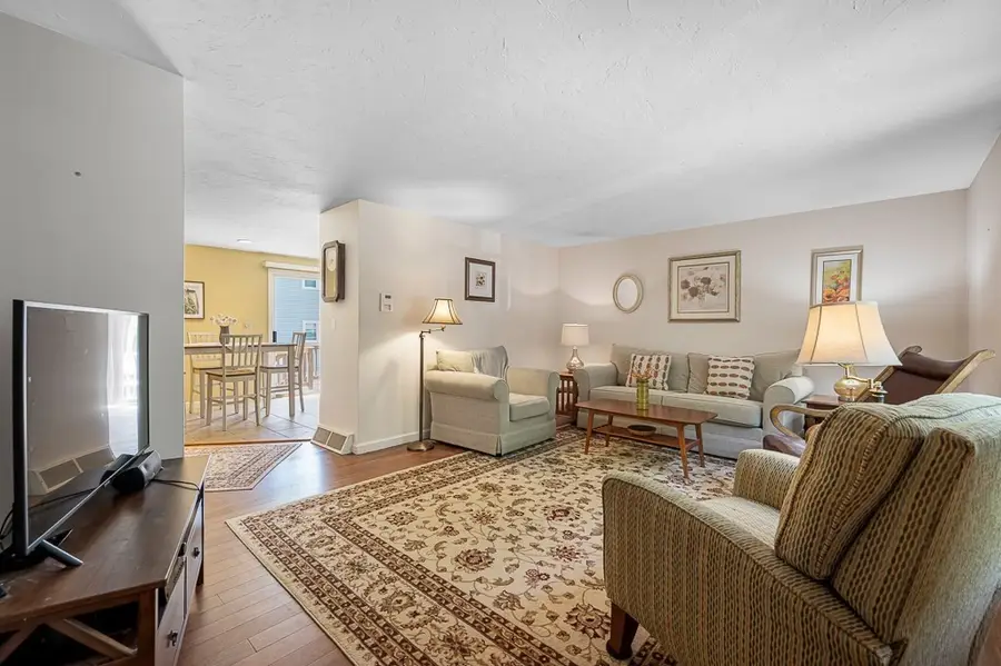 15 Pinecrest Vlg #15, Hopkinton, MA 01748 - #3