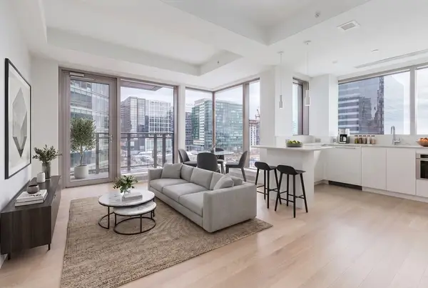 133 Seaport Blvd #902, Boston, MA 02210