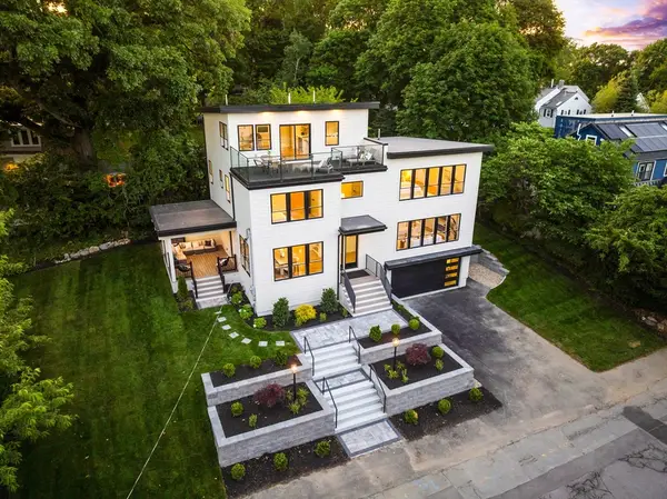 95 Grandview Rd, Arlington, MA 02476