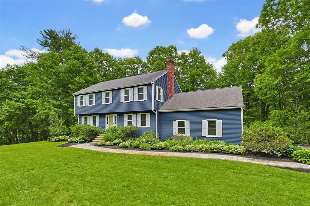 1 Leone Ln, Mendon, MA 01756 - #1