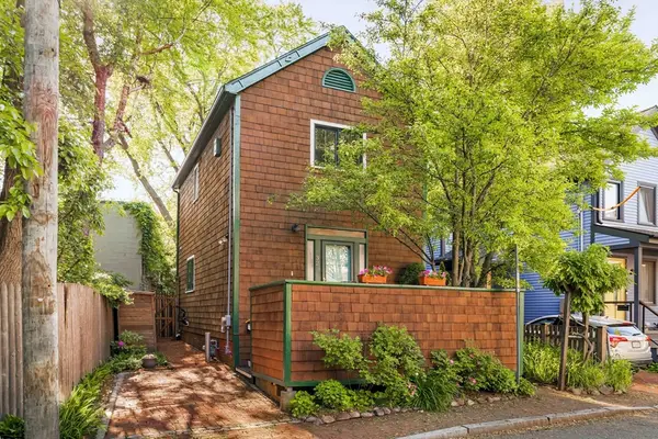 32 Bellis Circle, Cambridge, MA 02140