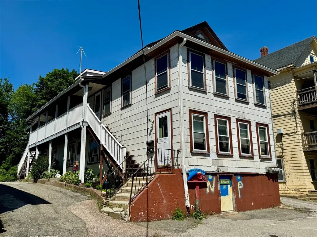 26 Elm St, Spencer, MA 01562 - #1