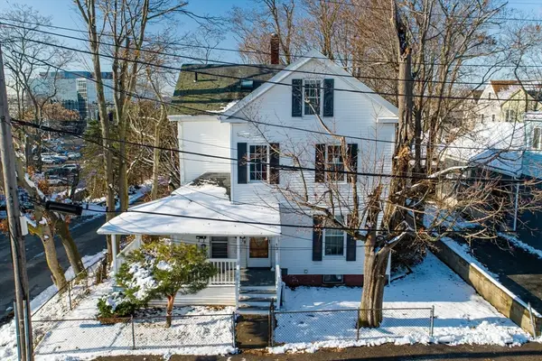 13 Ash St, Quincy, MA 02171