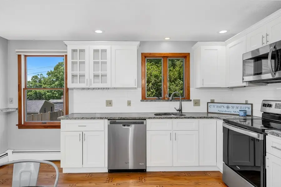 11 Beech Ln, Amesbury, MA 01913 - #3
