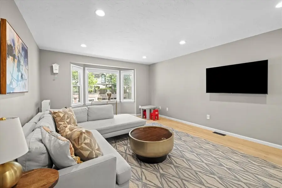 48 Regent Circle #48, Brookline, MA 02445 - #2
