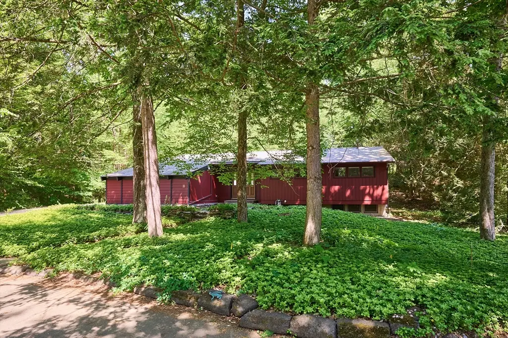 15 Red Fox Ln, Amherst, MA 01002 - #1