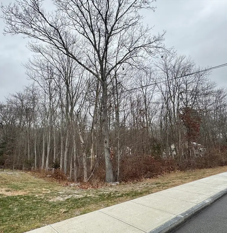36 Lake Parkway, Webster, MA 01570 - #2
