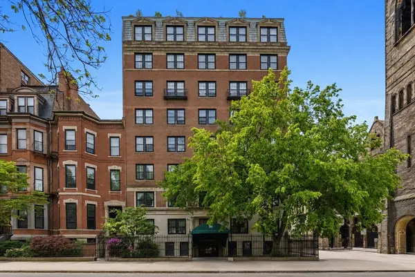 90 Commonwealth Ave #22, Boston, MA 02116