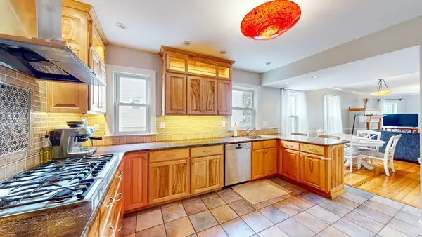435 E 7th St #2, Boston, MA 02127