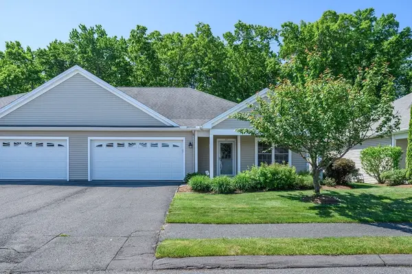 77 Cherry Dr #77, Wilbraham, MA 01095