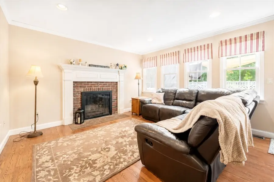 323 Oakhill Ave, Attleboro, MA 02703 - #3