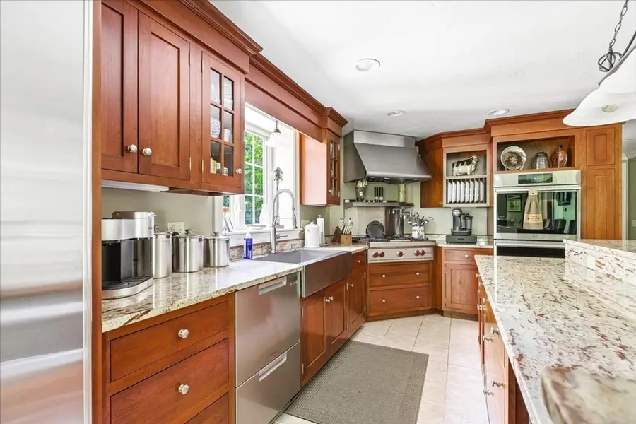 137 Cedar St, Middleboro, MA 02346 - #3