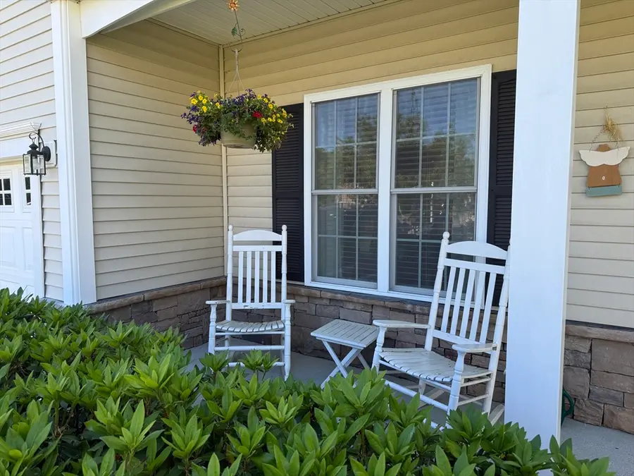 31 Daisy Ln #31, Raynham, MA 02767 - #3