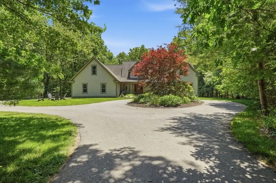 409 Henry St, Amherst, MA 01002 - #3