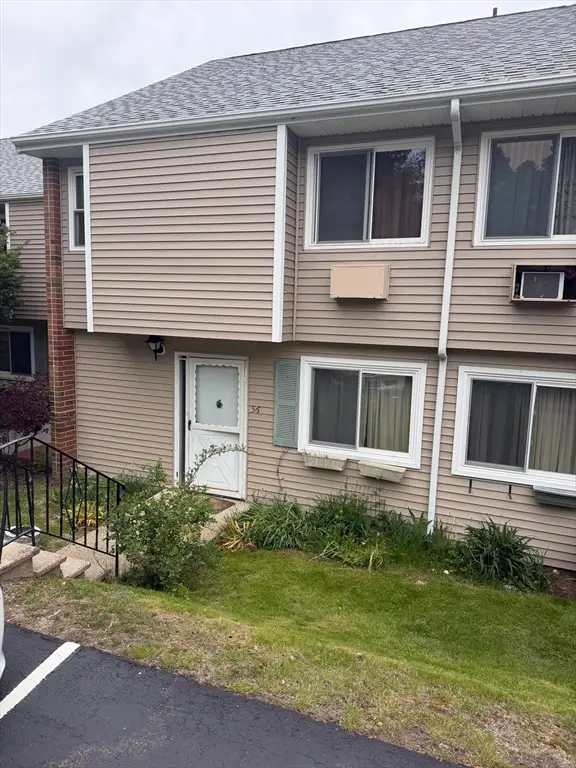 56 Glen Devin St #56, Amesbury, MA 01913