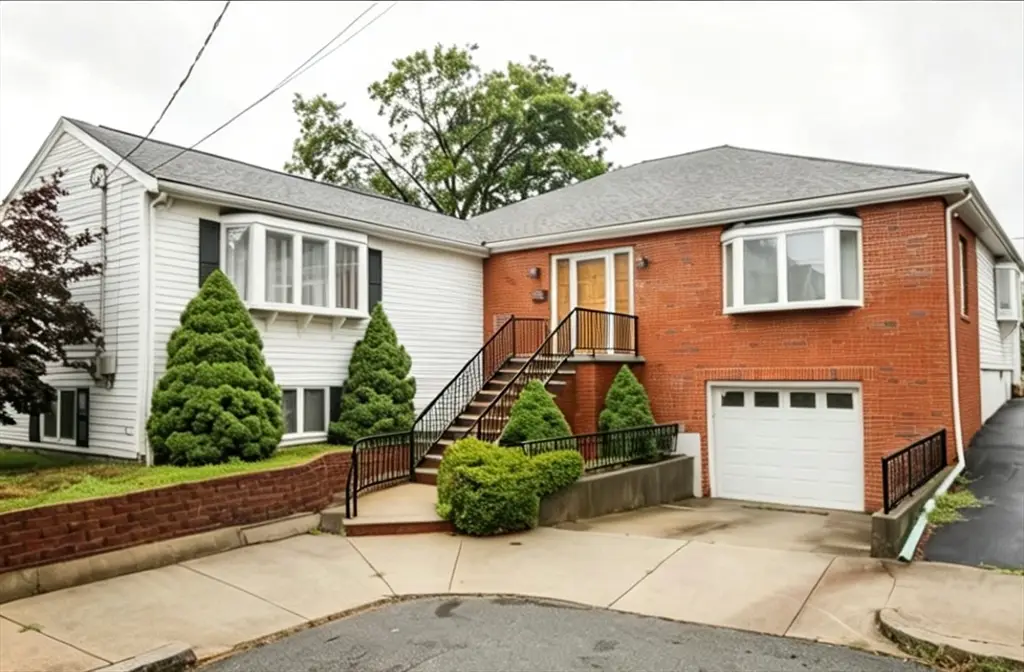 52 Clarendon St, Malden, MA 02148 - #1