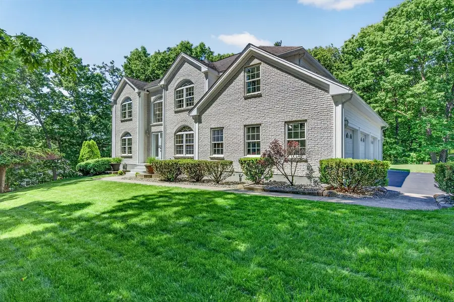 176 Robbs Hill Rd, Lunenburg, MA 01462 - #2