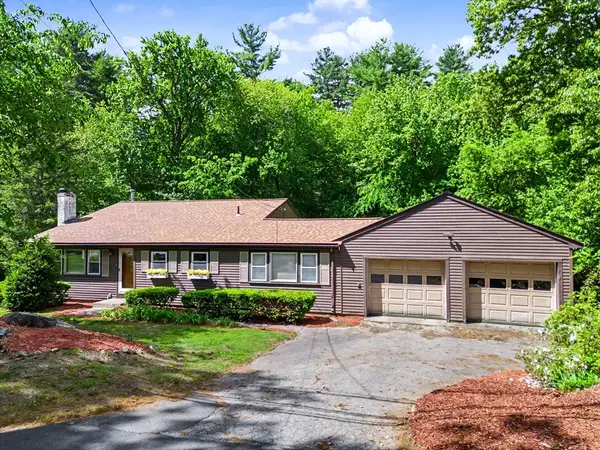 38 West St, Foxboro, MA 02035