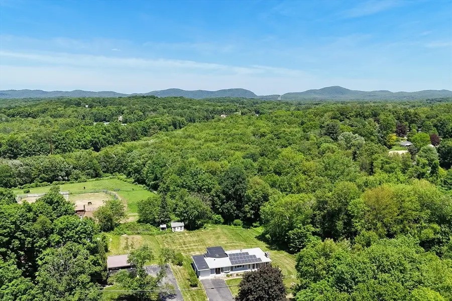 9 Barton St, Granby, MA 01033 - #3