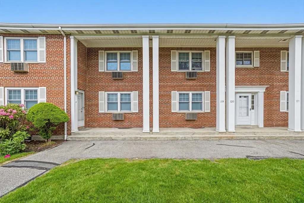 119 Emerson Gardens Rd #119, Lexington, MA 02420 - #1