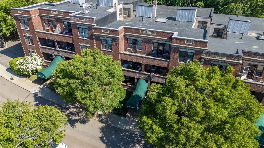 29 Mount Hood Rd #8, Boston, MA 02135 - #1