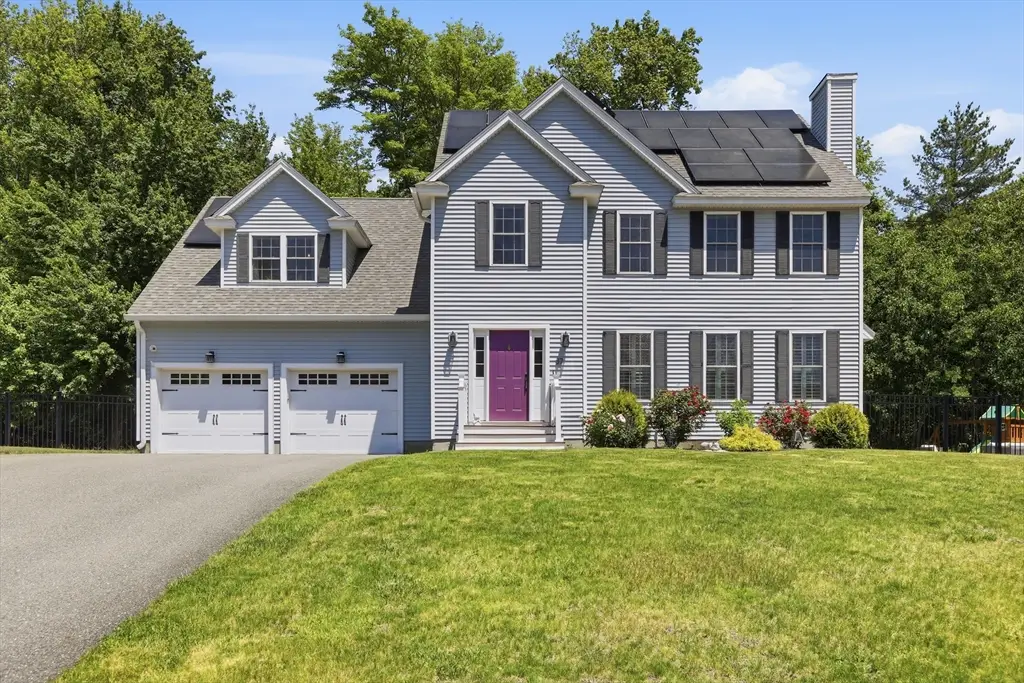 37 Hemlock Dr, Ayer, MA 01432 - #1
