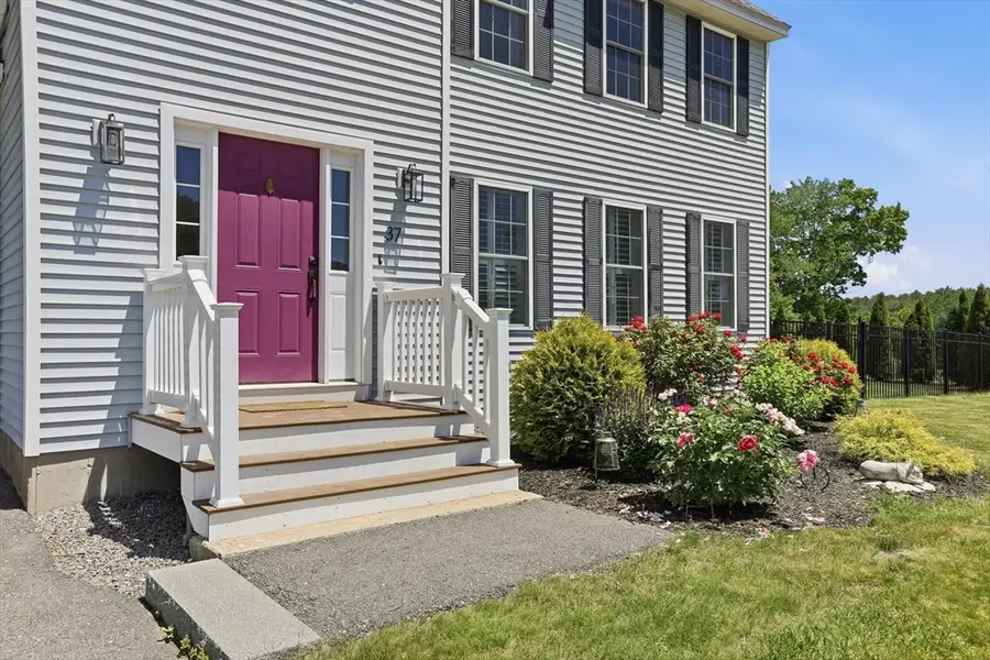 37 Hemlock Dr, Ayer, MA 01432 - #3