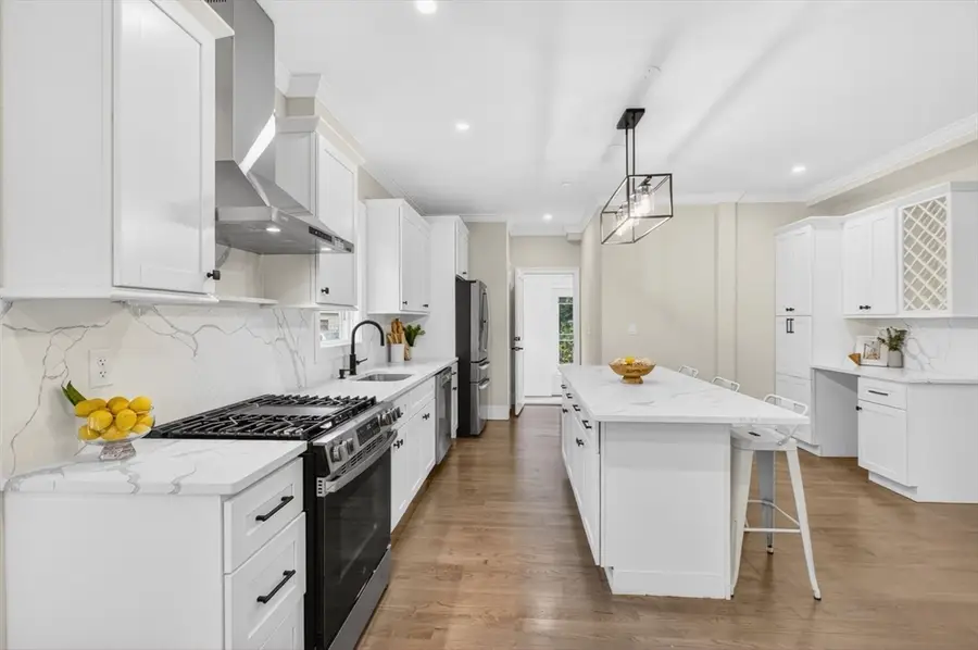 152 Washington St #1, Boston, MA 02135 - #3