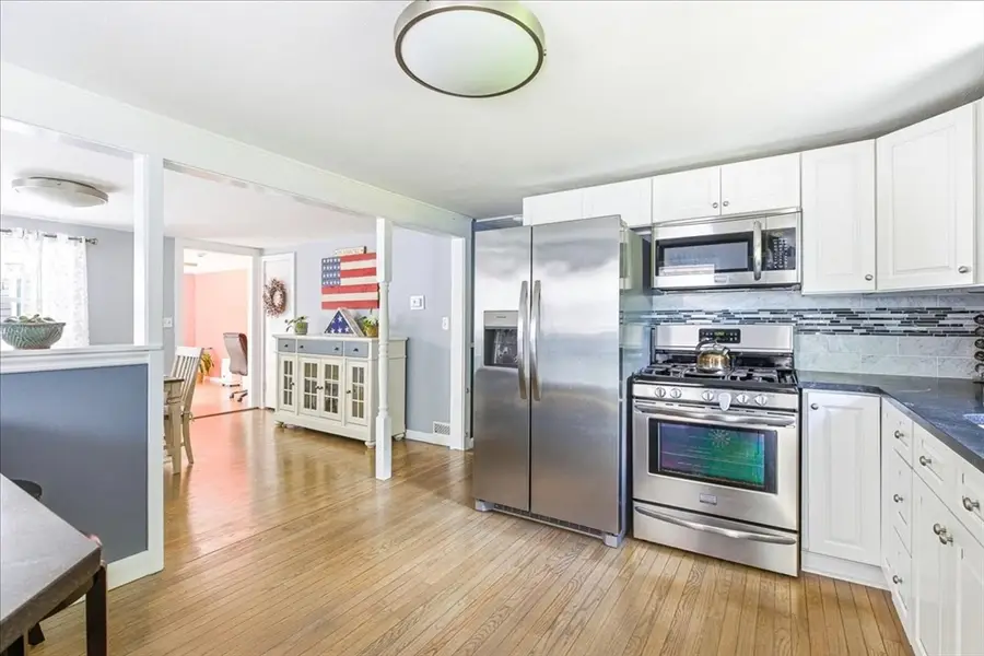 552 Mattakeesett St, Pembroke, MA 02359 - #3