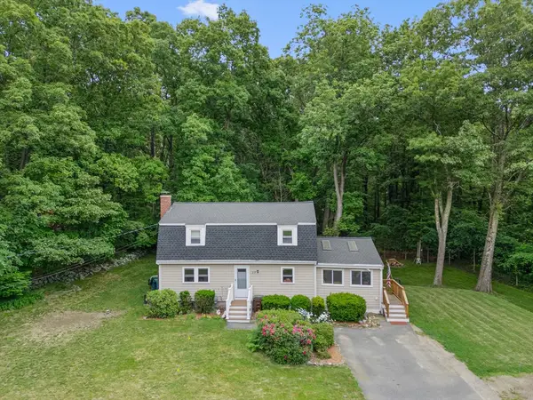 27 Searle Street, Georgetown, MA 01833