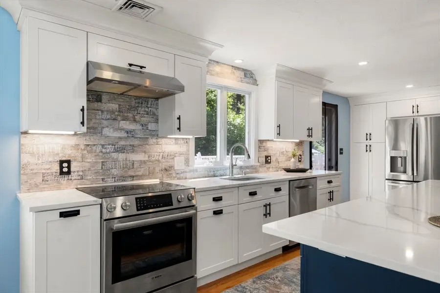 103 Cranberry Dr, Halifax, MA 02338 - #3
