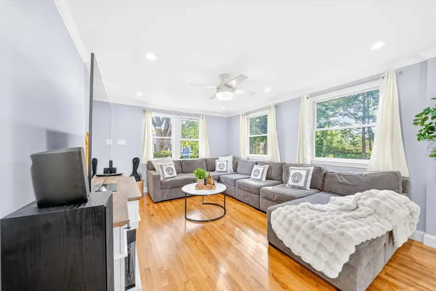 74 Rhinecliff St, Arlington, MA 02476 - #3