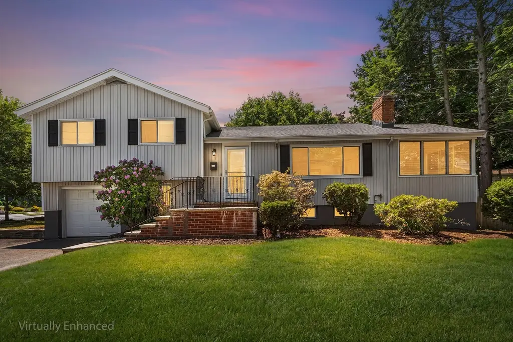 4 June Ln, Newton, MA 02458 - #1