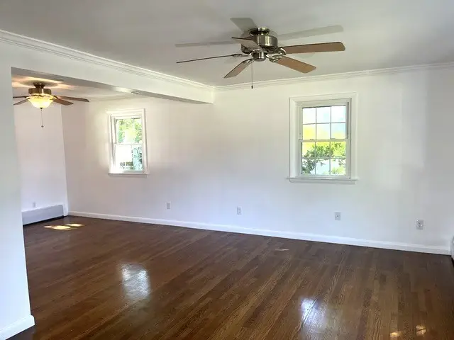 110 Longmeadow Dr, Lowell, MA 01852 - #3