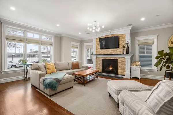 9 M St #2, Boston, MA 02127