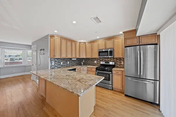 184 Athens St #3, Boston, MA 02127