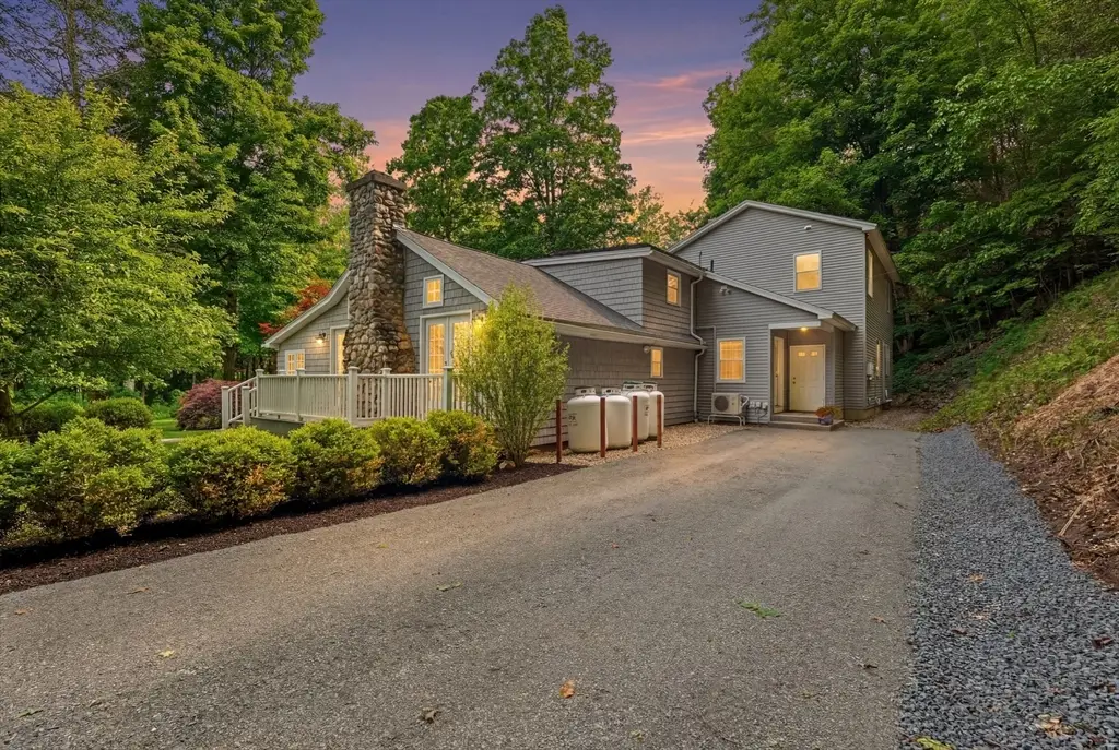 32 Eunice Williams Dr, Greenfield, MA 01301 - #1