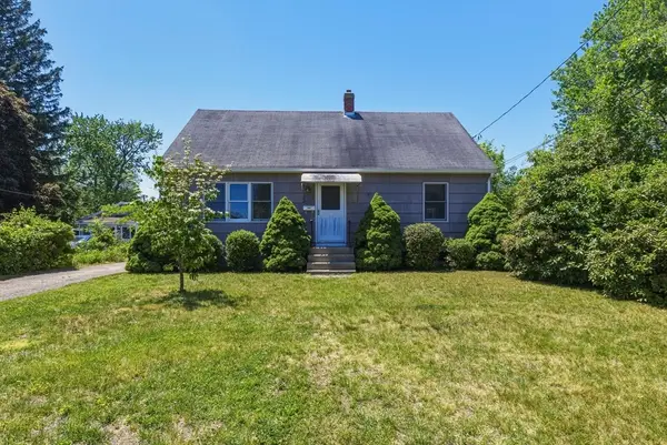 20 Felix St, Chicopee, MA 01020